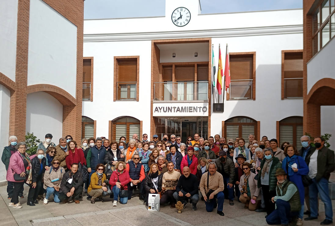 Un centenar de turistas andaluces visita la localidad