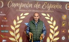 Fernando Paredes, campeón de España en diamante mandarín gigante gris