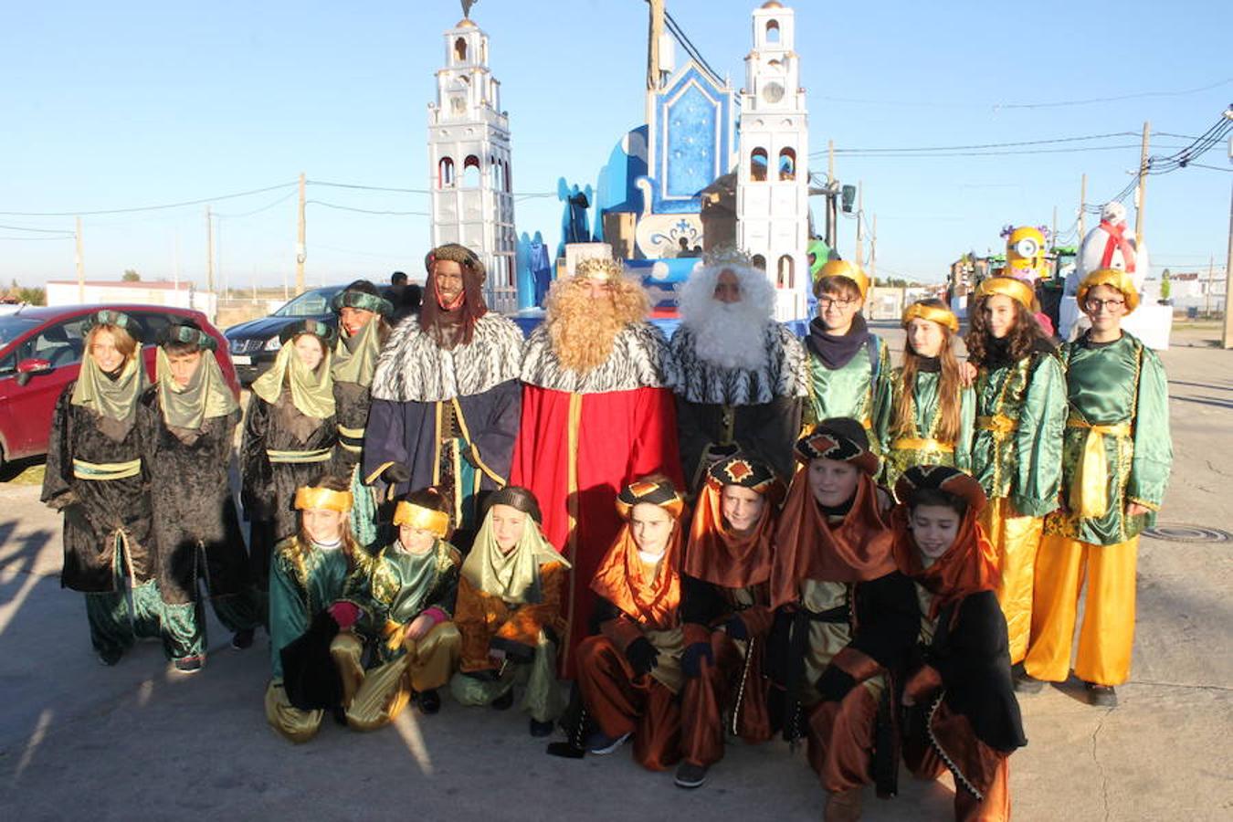 La cabalgata de Reyes dejó en Llerena un sinfín de emociones previas a la noche más mágica del año.
