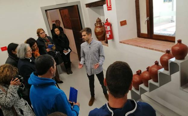 'X tiende a infinito', la nueva muestra que mezcla arte contemporáneo y tradicional