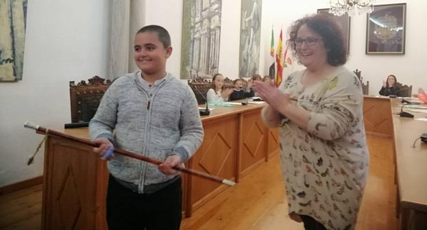 Llerena constituye su nuevo gobierno infantil