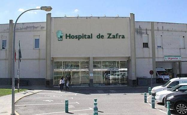 Los servicios de traumatología y cirugía podrían trasladarse del Hospital de Zafra a Llerena los fines de semana, según los trabajadores