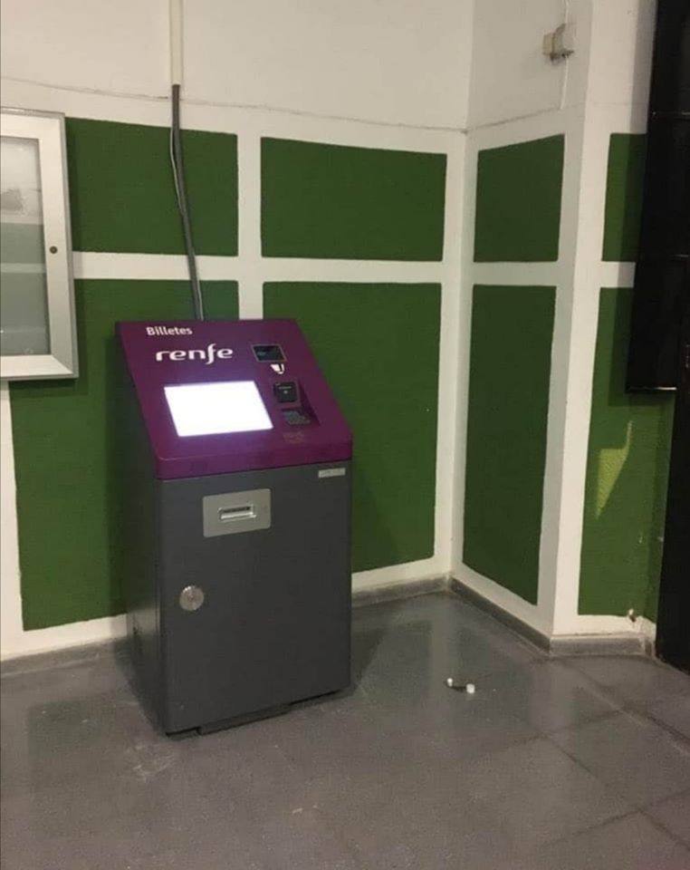 La estación de Llerena ya cuenta con su máquina de auto-venta de billetes