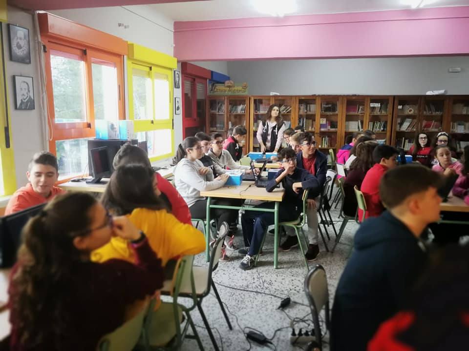 «Puedo asegurar el compromiso y trabajo del personal docente y no docente por no quedar a ningún alumno atrás»