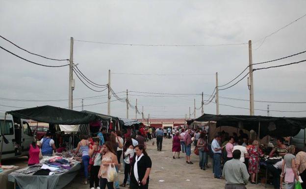 El mercadillo se traslada al Recinto Ferial