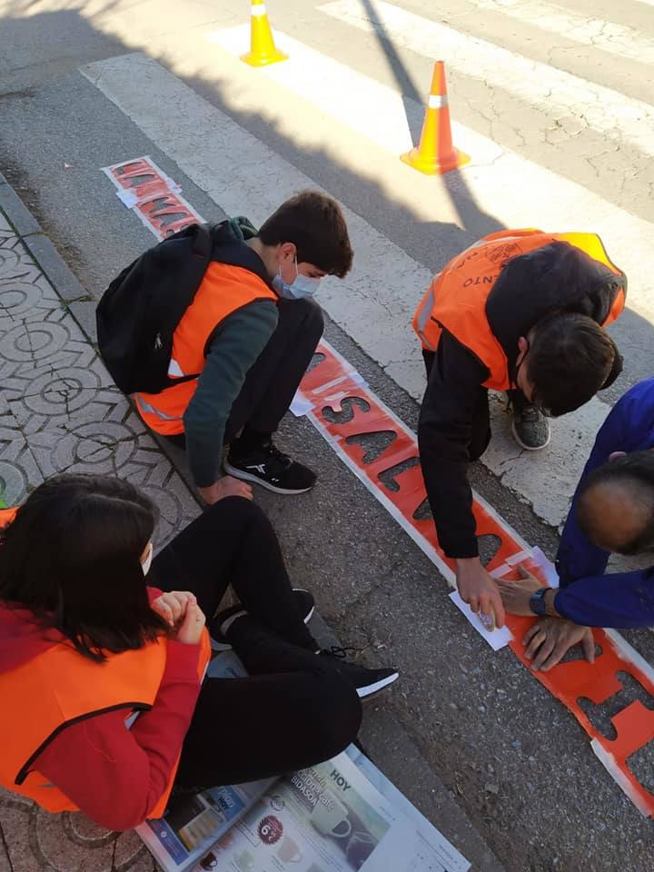 Los jóvenes luchan por la sensibilización en el pueblo