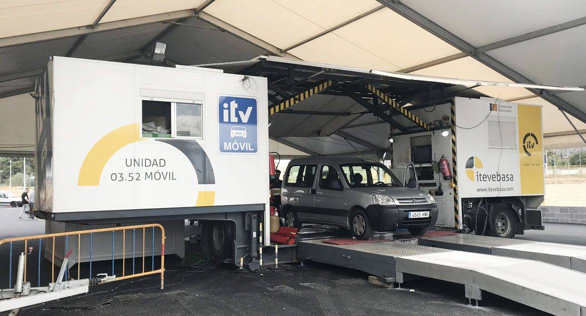 Llega el equipo móvil de la ITV