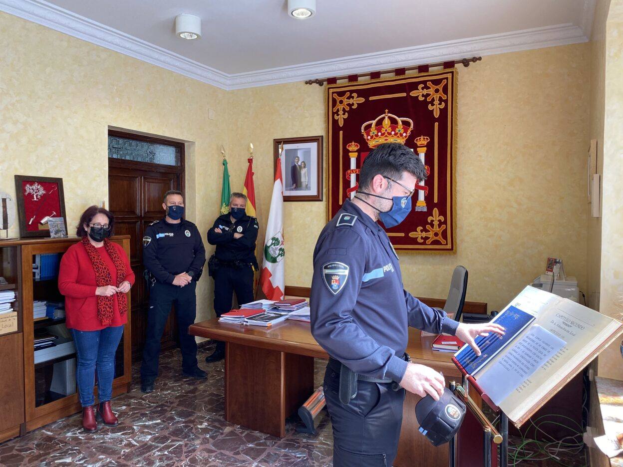 Juran el cargo dos nuevos agentes de Policía Local