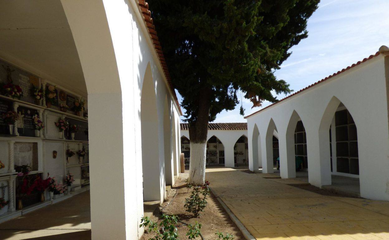 El cementerio cambia su horario