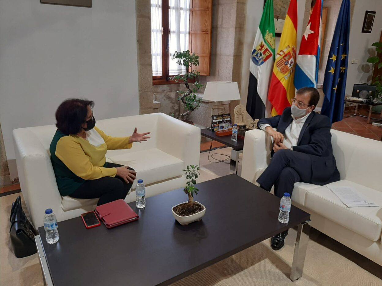Juana Moreno se cita con Vara