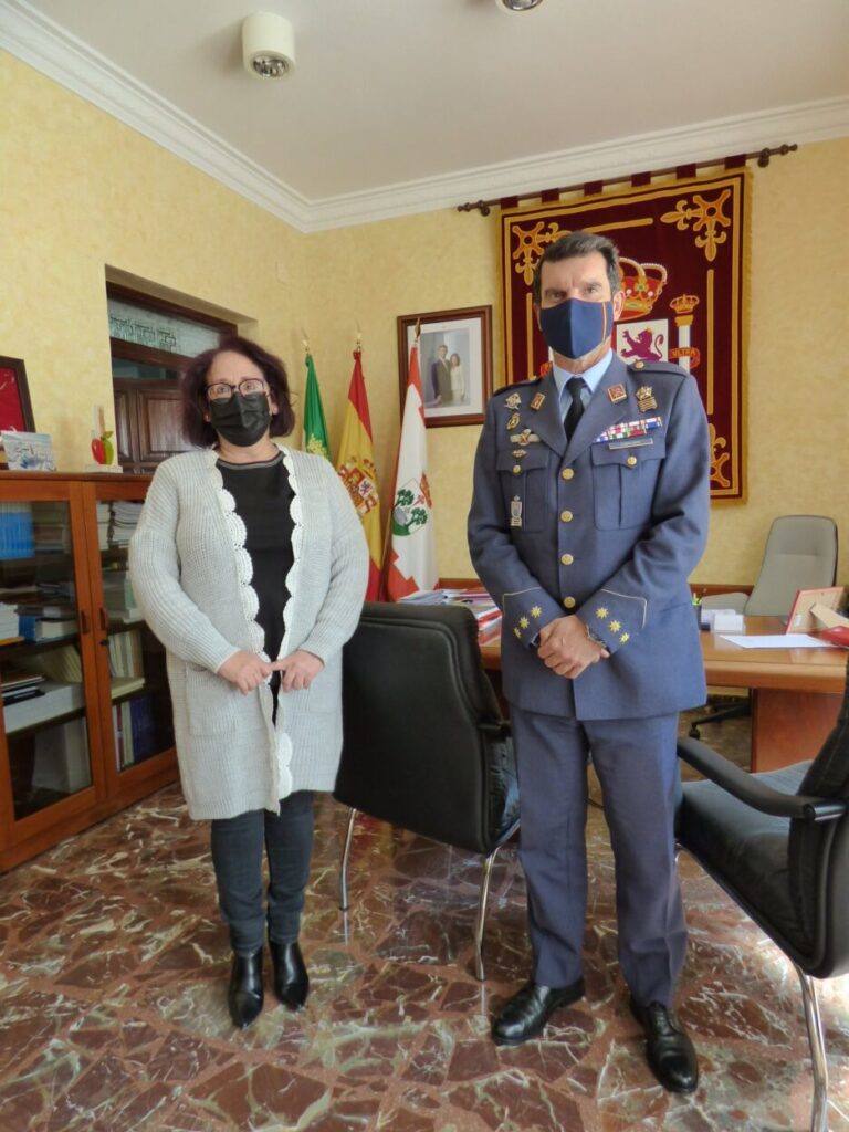 El Coronel Delegado de Defensa en la región visita Llerena