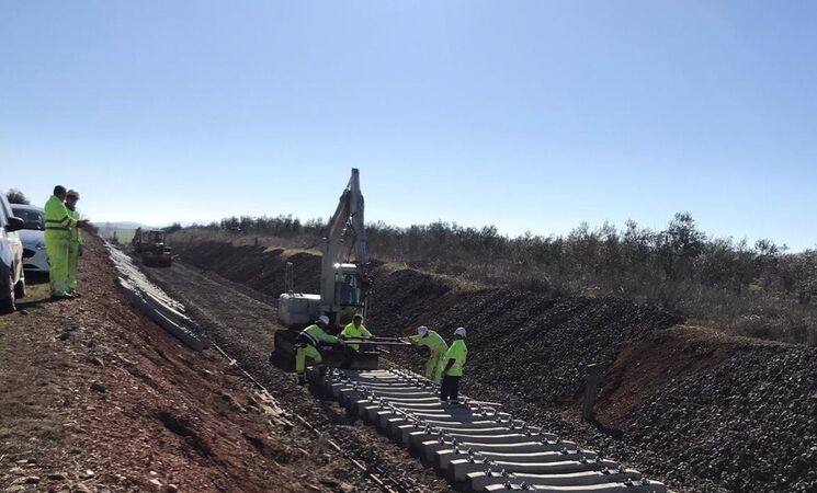 Adjudicado el contrato para la renovación de las vías entre Llerena y Fuente del Arco