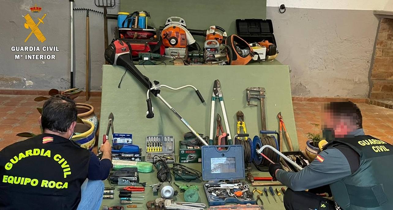Detenidos dos vecinos de Trasierra por robos en la Campiña Sur