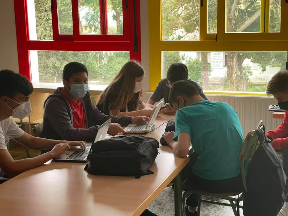 Estudiantes del IES Llerena y del Europa trabajan contra acoso escolar