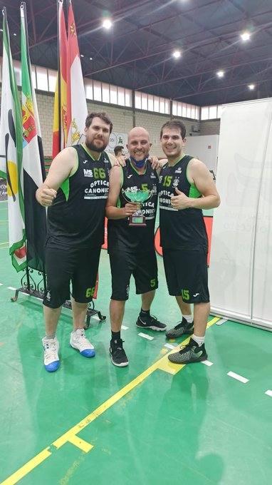 Victoria para tres llerenenses en el trofeo Diputación de Badajoz de Baloncesto