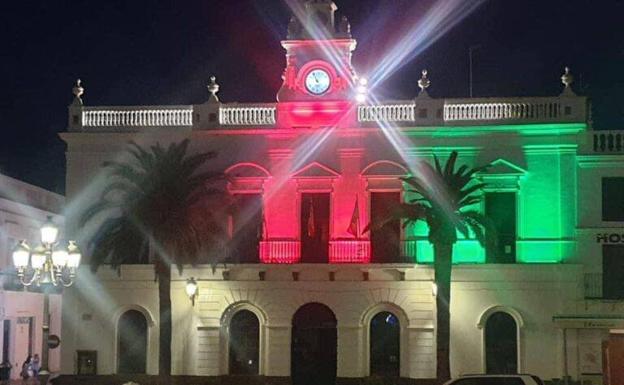 El ayuntamiento se ilumina en apoyo a Afganistán