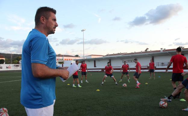 Marco Ortega inicia su aventura como entrenador en casa: «Vamos a intentar aspirar a todo»