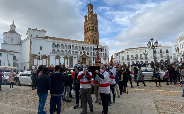Plena Inclusión celebra su Semana Santa por las calles de Llerena