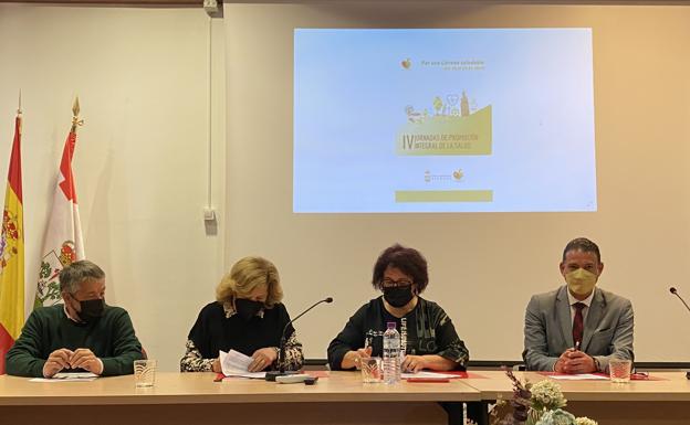 El Ayuntamiento de Llerena y FEAFES Zafra firman un acuerdo para participar en el programa 'Juntos Somos Capaces'