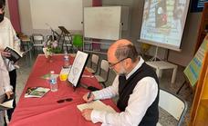 El escritor Fernando Lalana visita el IES de Llerena