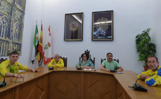 Dos deportistas de Plena Inclusión Llerena, convocados con la selección extremeña de fútbol sala