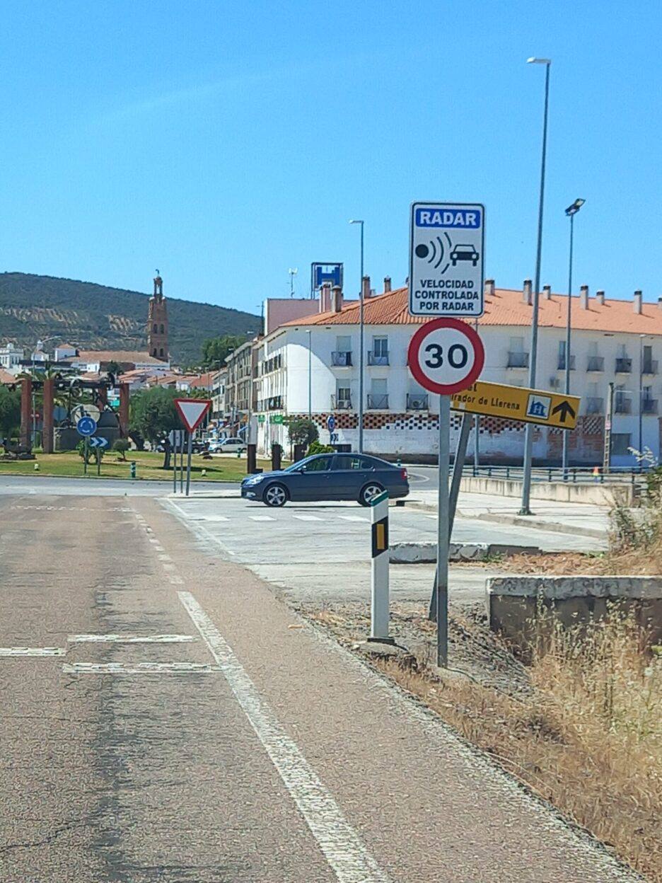 La Policía Local de Llerena controla 426 vehículos en la campaña de colaboración con la DGT