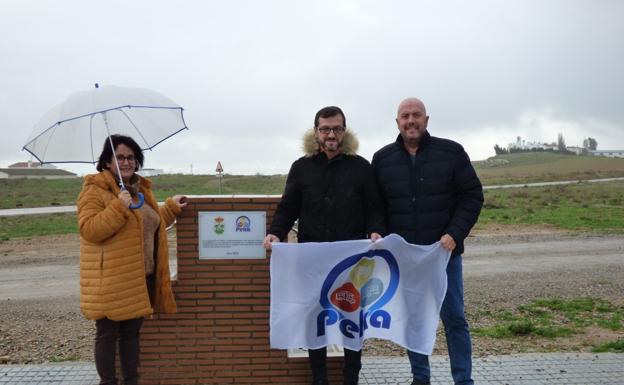 La Plataforma Estatal PEKA visita el nuevo aparcamiento de vehículos vivienda de Llerena