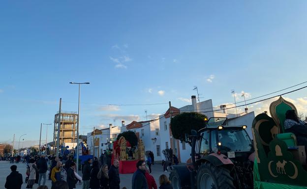 Los Reyes Magos saludan a Llerena