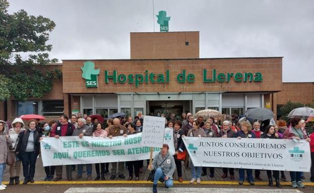 La plataforma califica como «planta fantasma» la nueva UCC del Hospital de Llerena