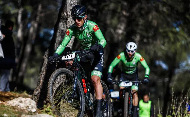 Manu Cordero y su compañero Marcos García terminan novenos en la Andalucía Bike Race