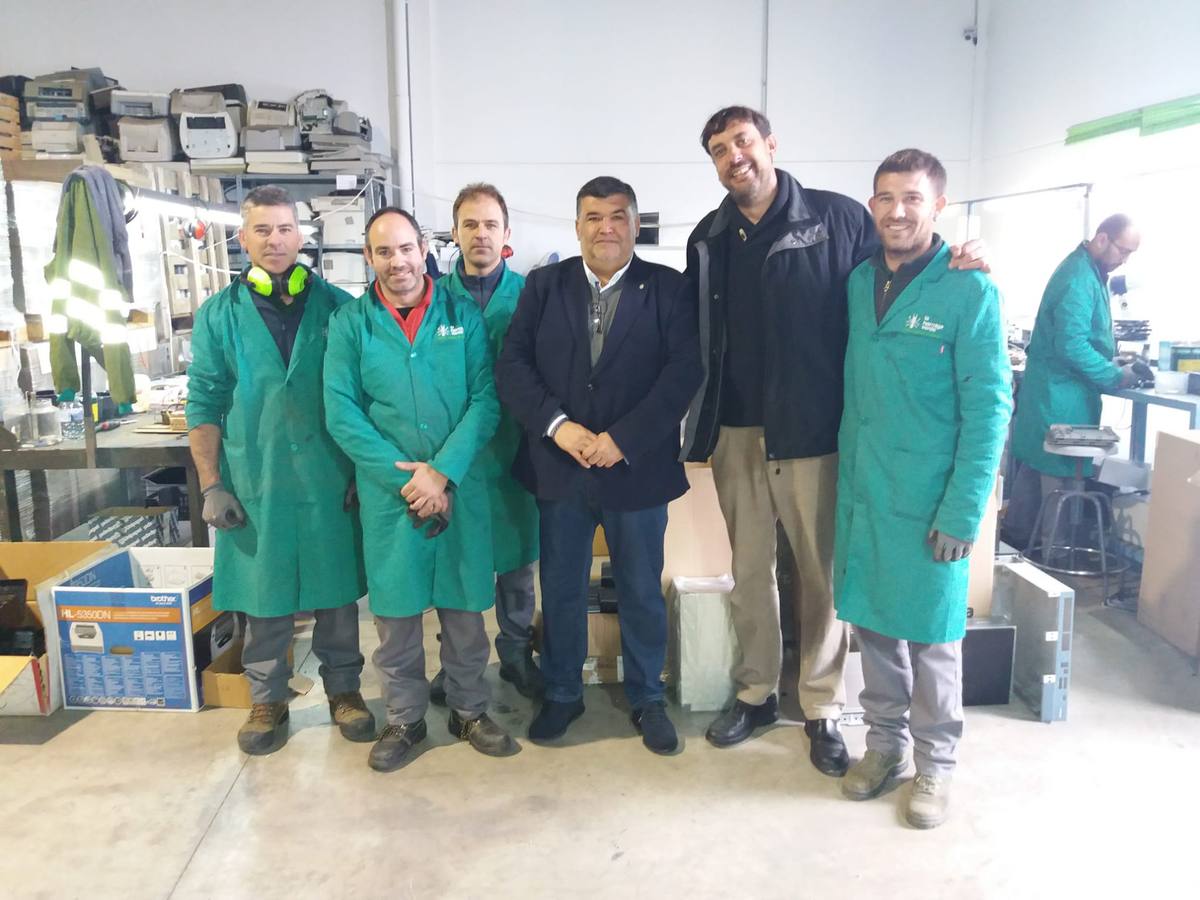 'La Hormiga Verde' de Villafranca presenta su proyecto como centro especial de empleo donde trabajan 6 santeños con discapacidad