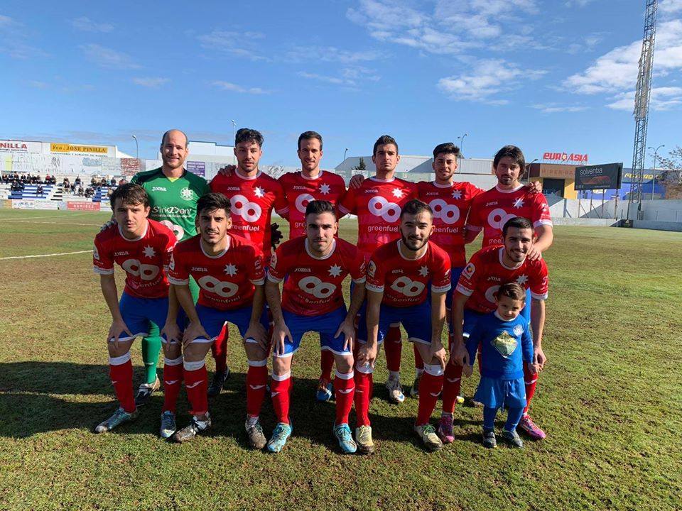 La Estrella gana por 1-2 el partido contra el Zafra, primer gran reto con los gallitos del grupo