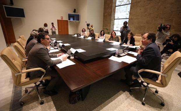 Extremadura suspende las clases en guarderías, colegios, institutos y en la Universidad a partir del lunes