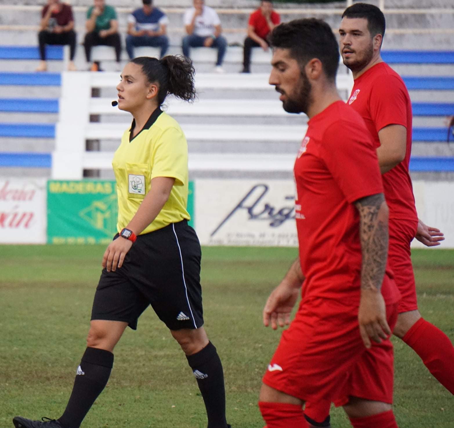 Flor Blanco es la primera árbitra santeña de fútbol