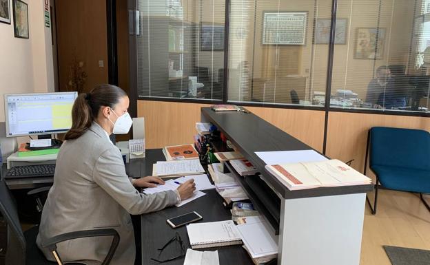 Las asesorías intentan volver a la normalidad con medidas de seguridad