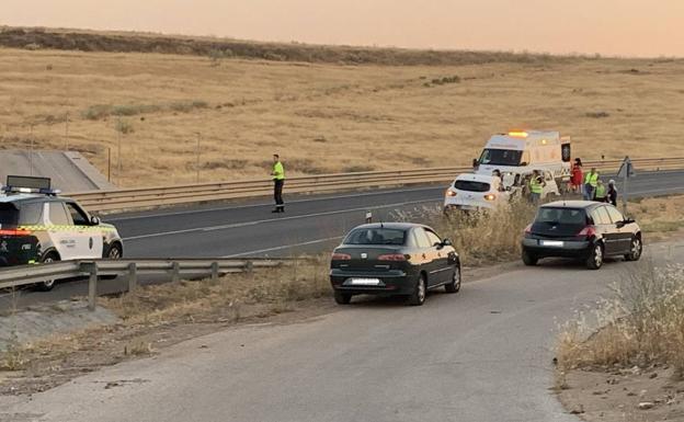 Accidente en la EX – 101 tras perder un conductor el control de su vehículo