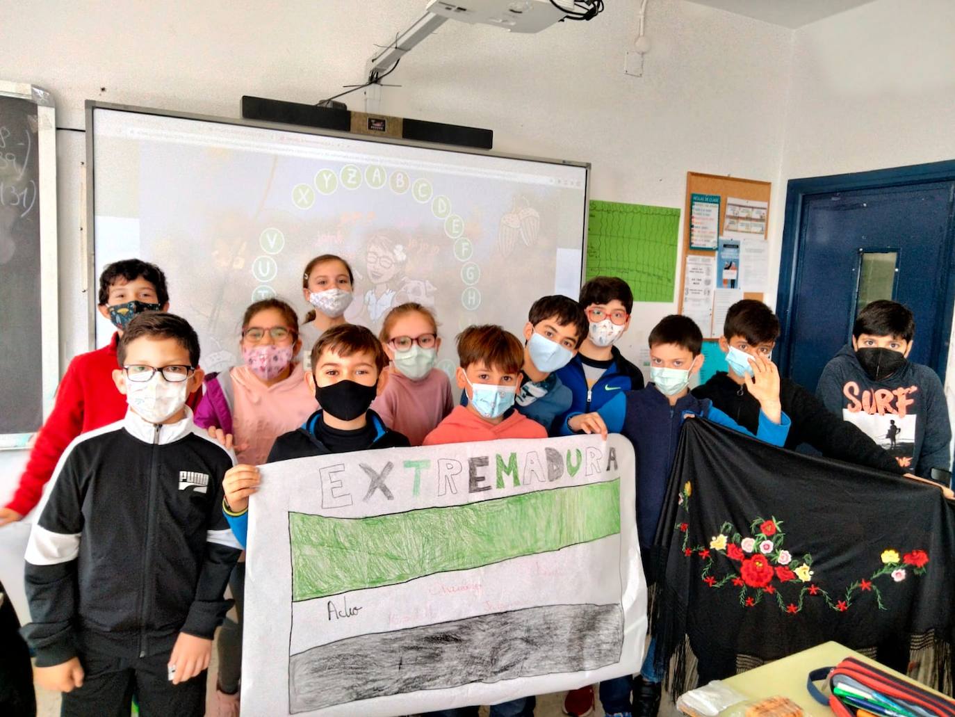 Gran celebración del 'Día de Extremadura en la Escuela' en el Colegio Público Romero Muñoz