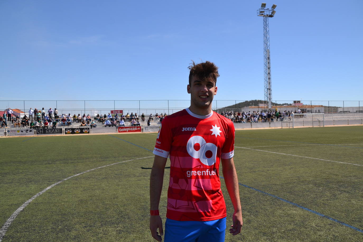 El jugador Abel Camacho comienza en el C.D Badajoz, el sueño de convertirse en una estrella del fútbol español