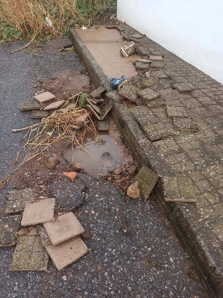 Los vecinos de Juan Pacheco temen otra inundación en su calle este fin de semana