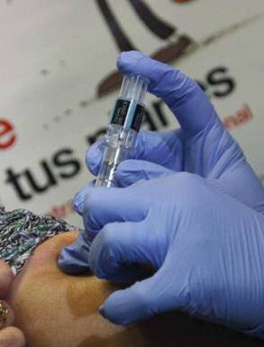 La campaña de vacunación contra la gripe ha comenzado por la Residencia de Mayores Alcalde Antonio Zapata