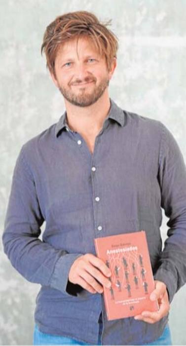 Diego Hidalgo Demeusois lanza su primer libro