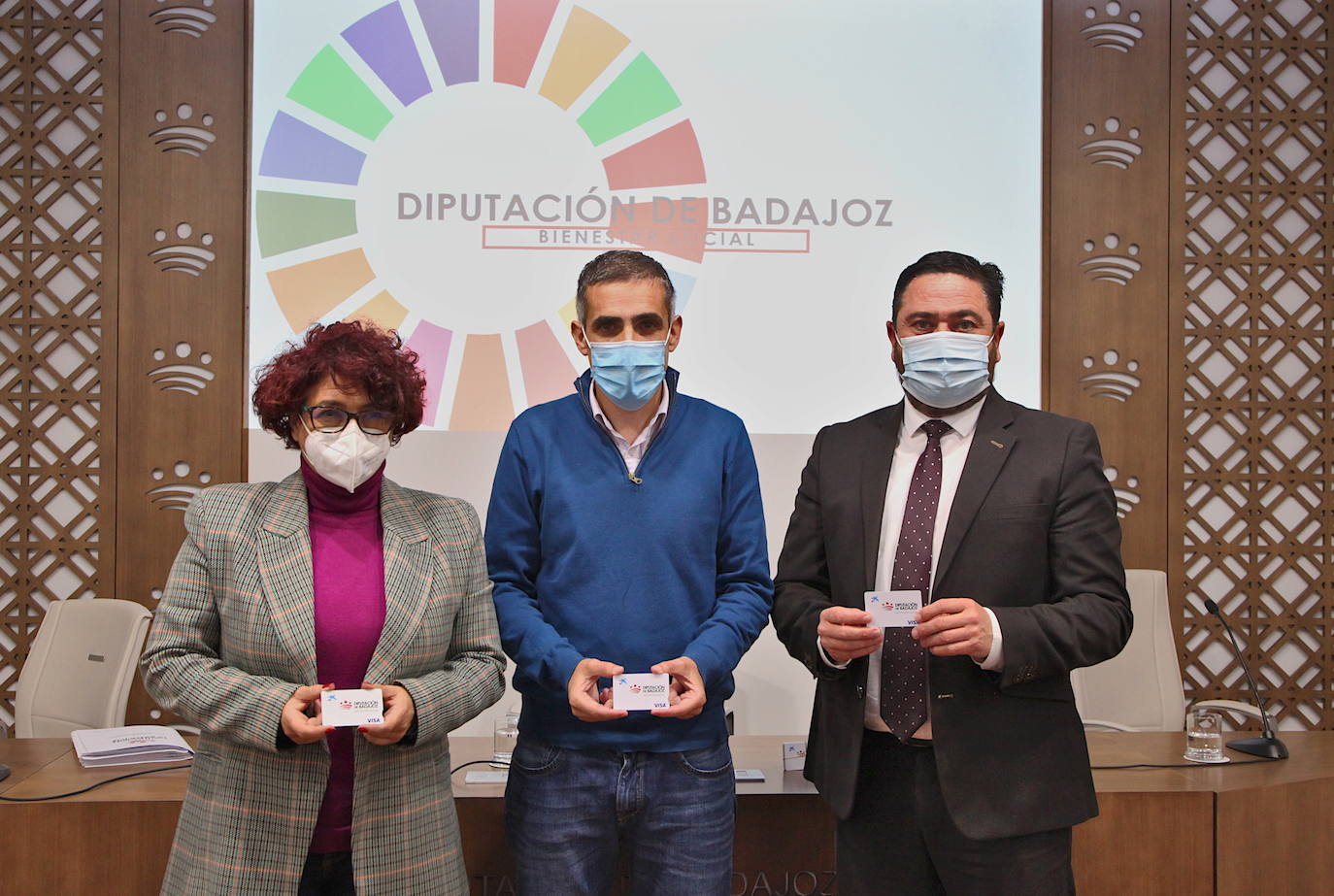 La «Diputación Social» ayuda a familias vulnerables y PYMES con un millón de euros en bonos de emergencia