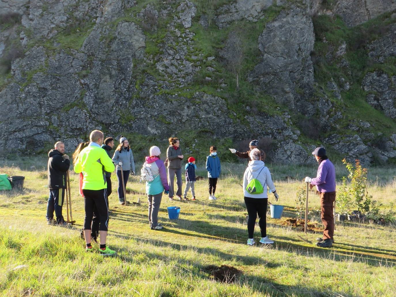 Pulmón Verde plantó este domingo 170 árboles en la sierra de San Cristóbal