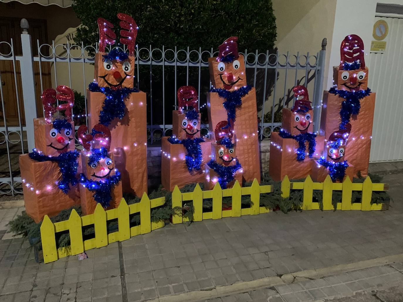 El Ayuntamiento gratifica con 100 euros la convivencia y la colaboración vecinal en la decoración de las calles