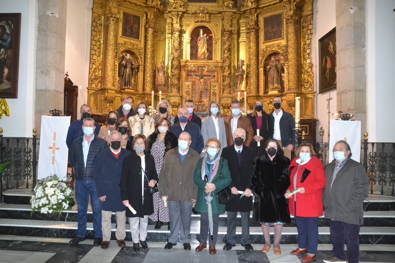 Celebradas en la Parroquia de Los Santos las bodas de oro y plata matrimoniales por parte de 11 parejas
