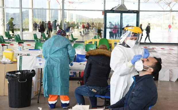 Los casos COVID ya rondan los 75 tras los 15 nuevos positivos contabilizados este martes en el Centro de Salud