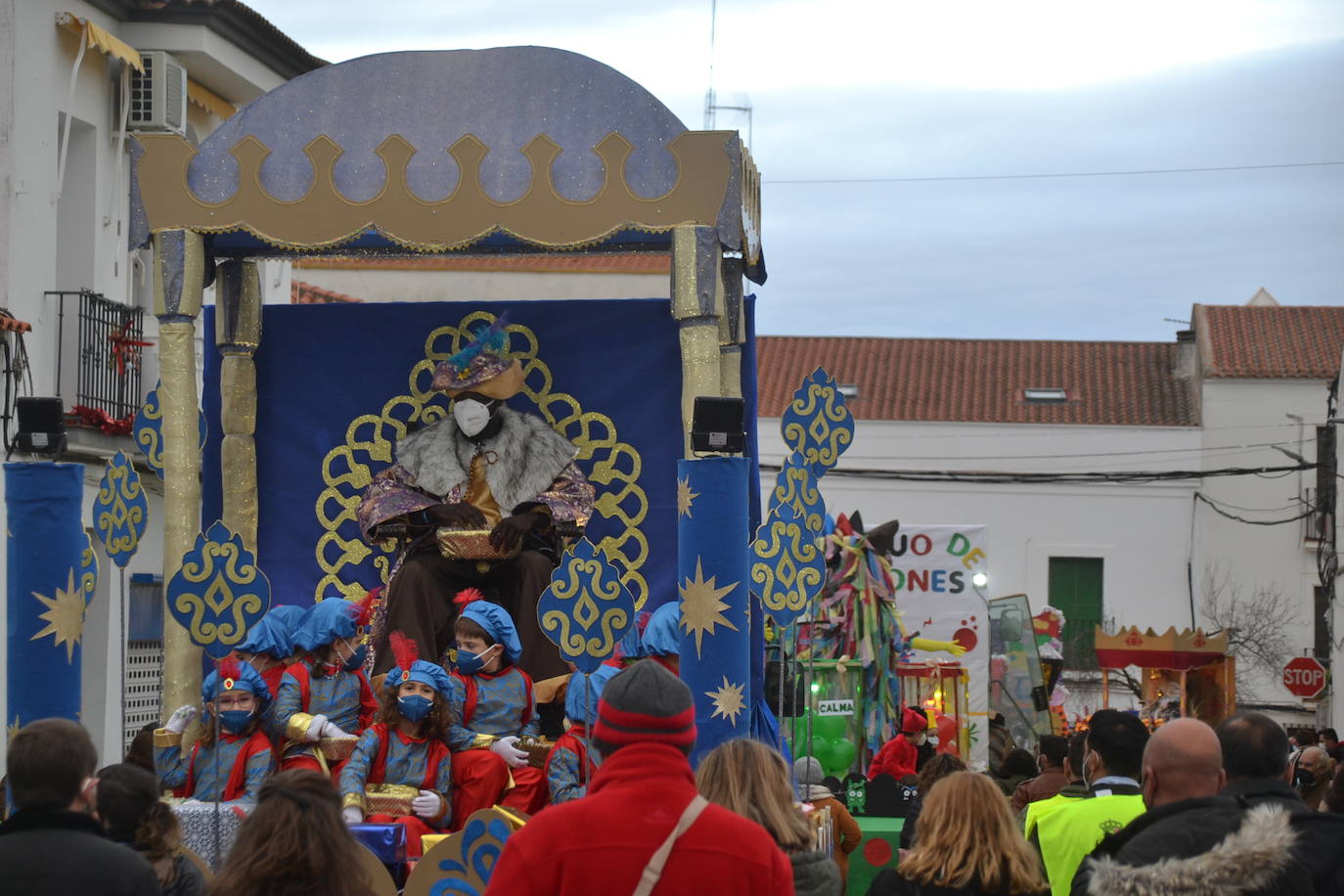 Con la Cabalgata de Reyes, comenzó la noche de la gran ilusión para los más pequeños de la casa