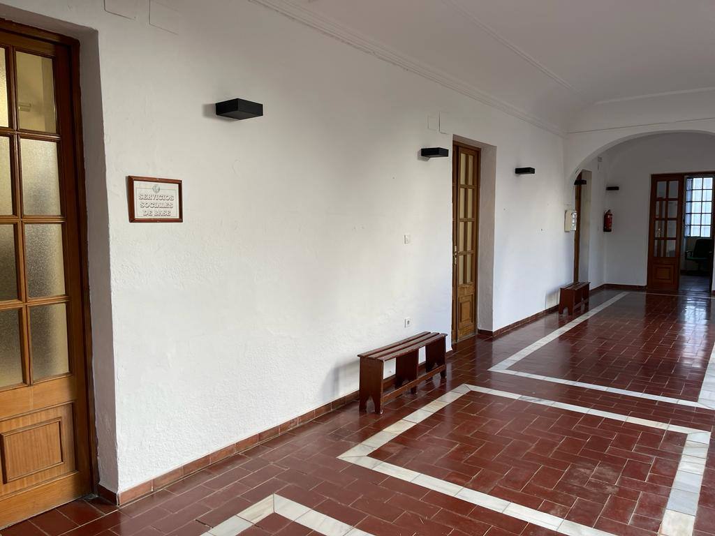 El servicio de información, valoración y orientación, el de ayuda a domicilio y el seguimiento de otros programas centran la actividad de los servicios sociales de base