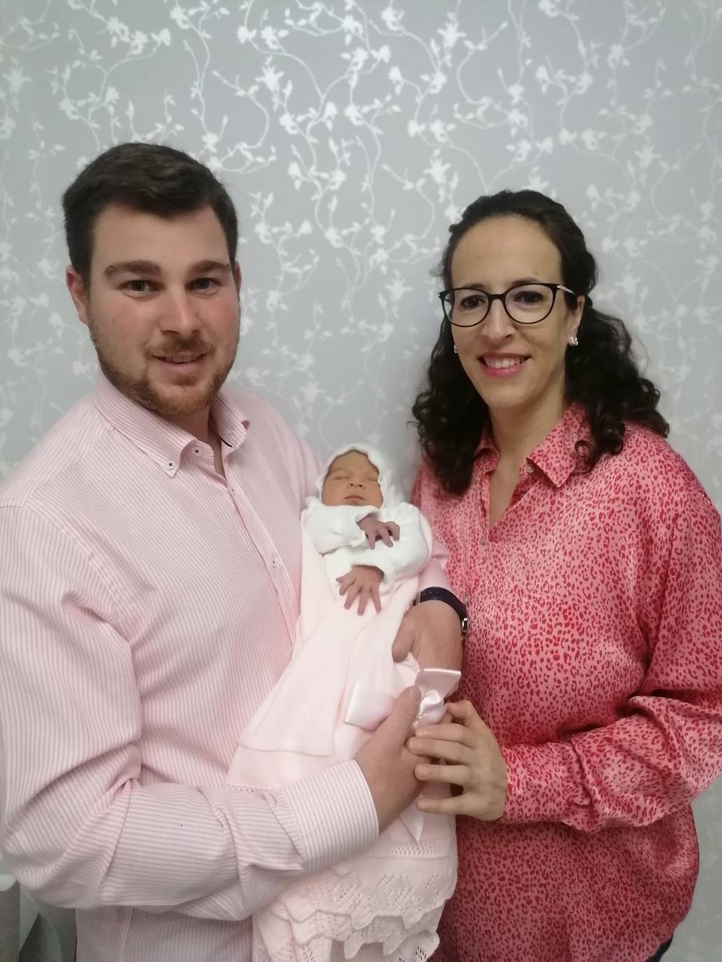 El primer bebé santeño del 2022 es una niña que se llamará Carlota