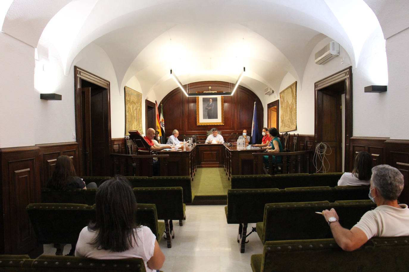 El Pleno Municipal deja sin efecto una modificación presupuestaria que el PSOE consideró fuera de ley